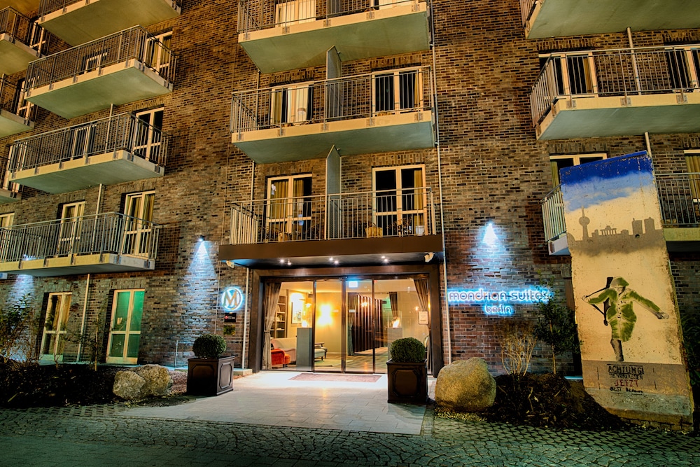 Mondrian Suites Berlin Checkpoint Charlie 2/80
