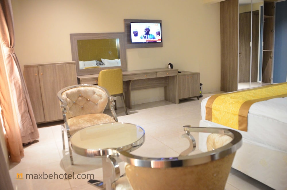 Maxbe Continental Hotel 19/33