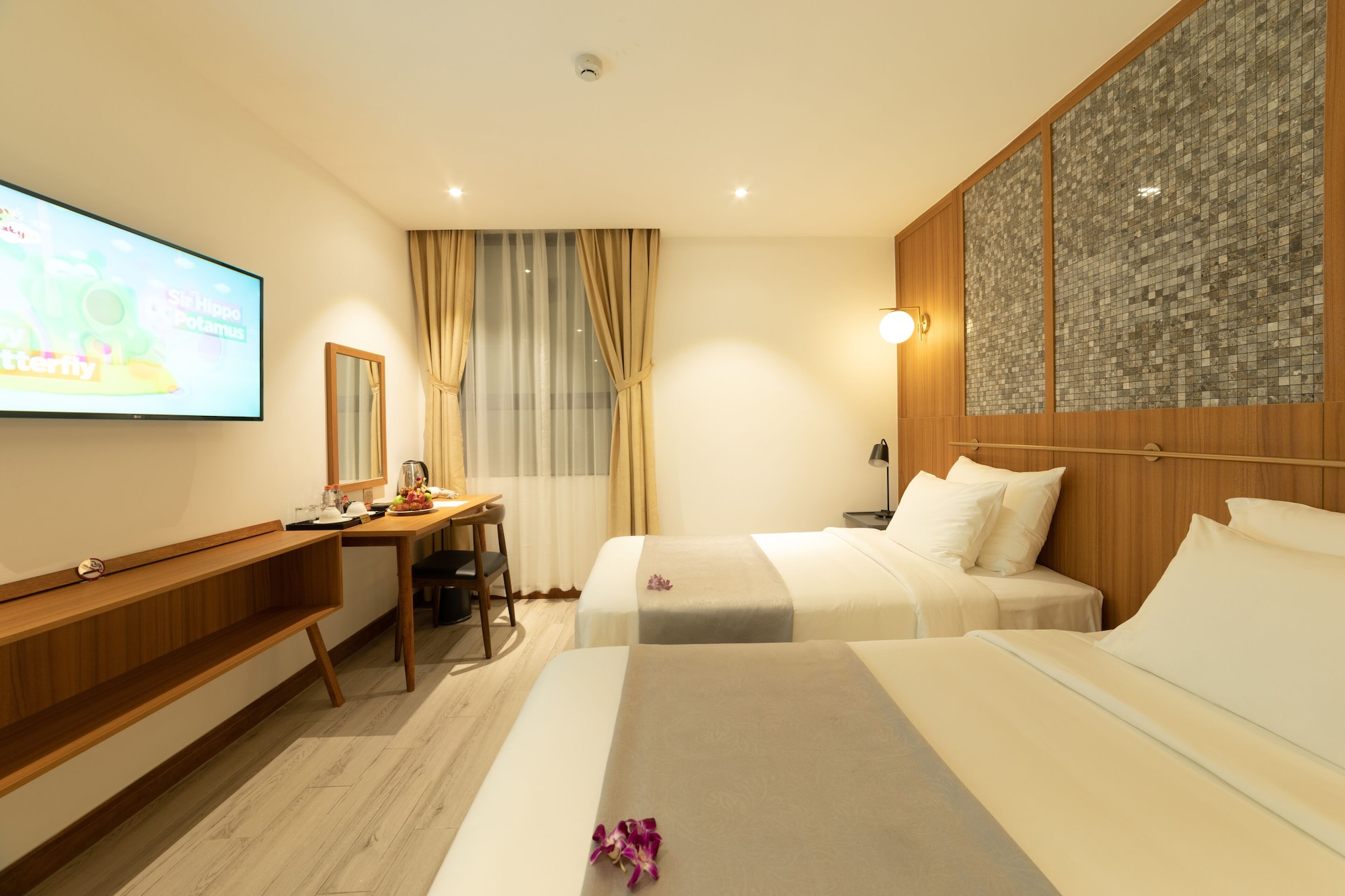 SUPERIOR, DOUBLE OR TWIN BED, NO VIEW