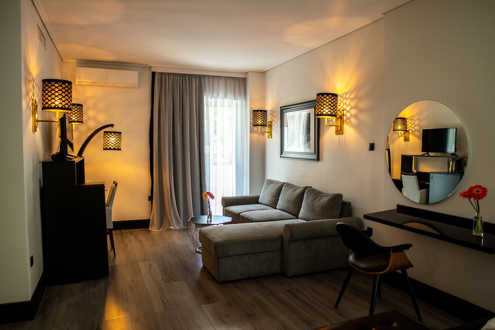 Athenian Riviera Hotel & Suites 59/72