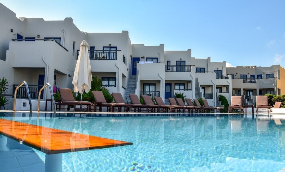 Yria Beach Hotel 6/61