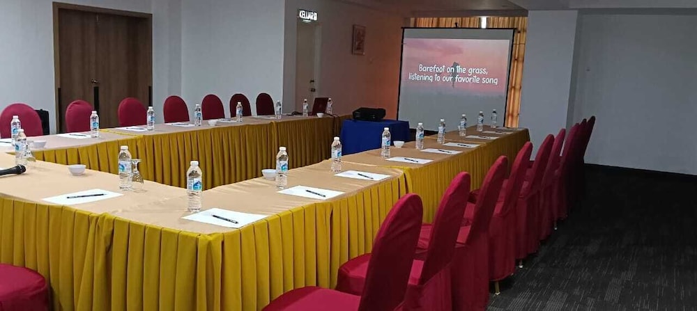 Lipis Plaza Hotel 22/24