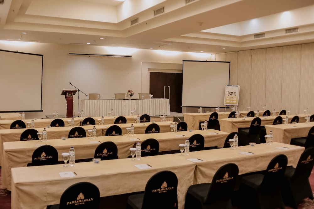 Padjadjaran Hotel 54/70