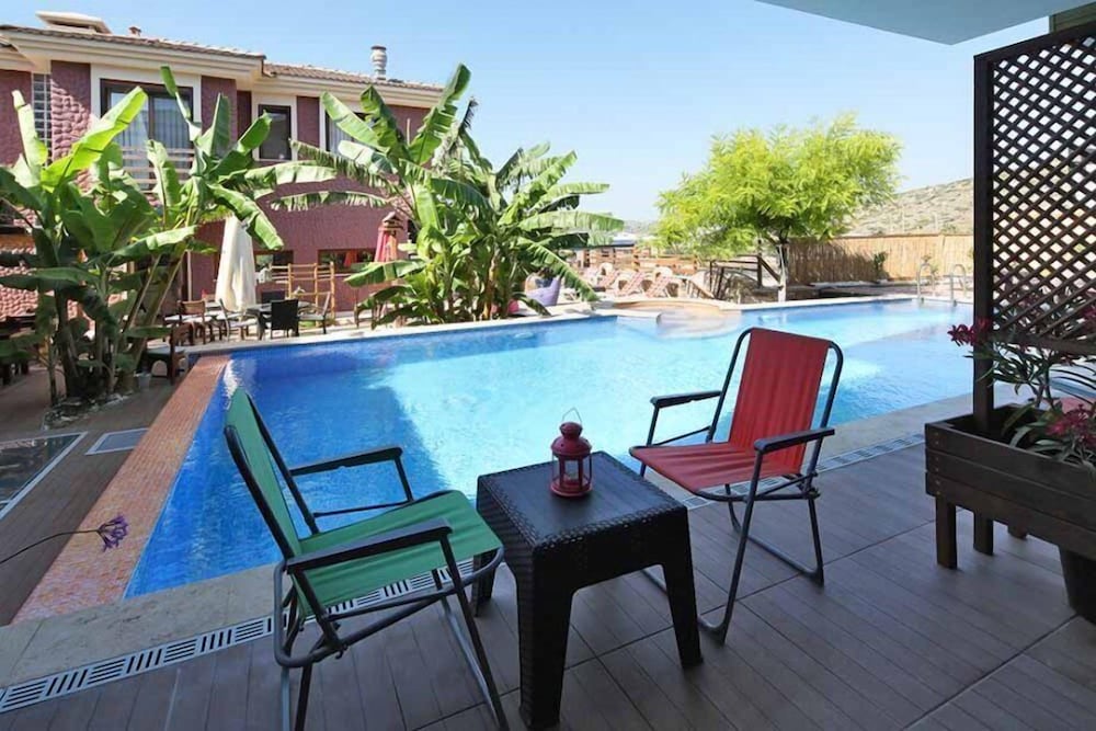 Cesmekes Butik Otel 46/50