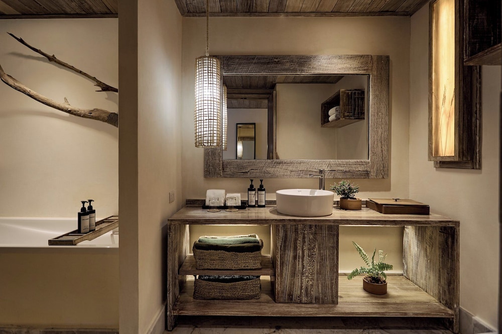 غرفة بريميوم بسريرين منفصلين بإطلالة على المسبح، Dinso Resort 7/7