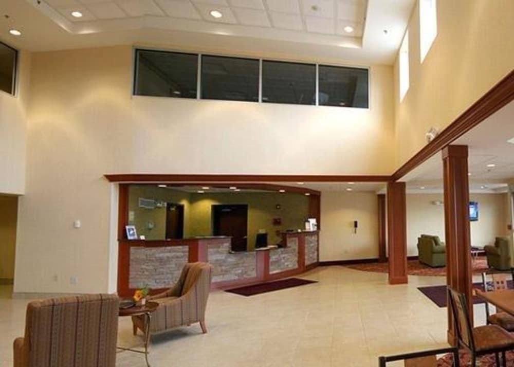 Comfort Inn & Suites Saratoga Springs 20/24