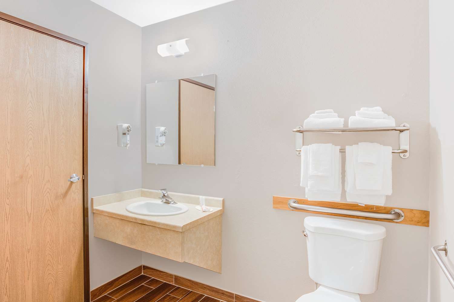 Super 8 By Wyndham Green Bay Near Stadium 26/28