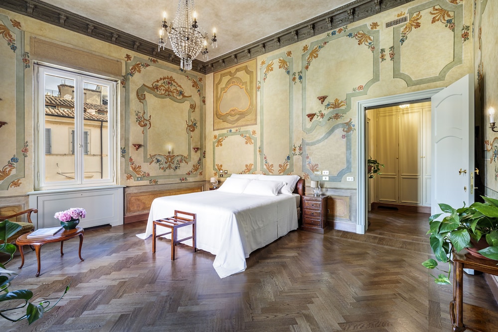 Hotel Locarno 42/73