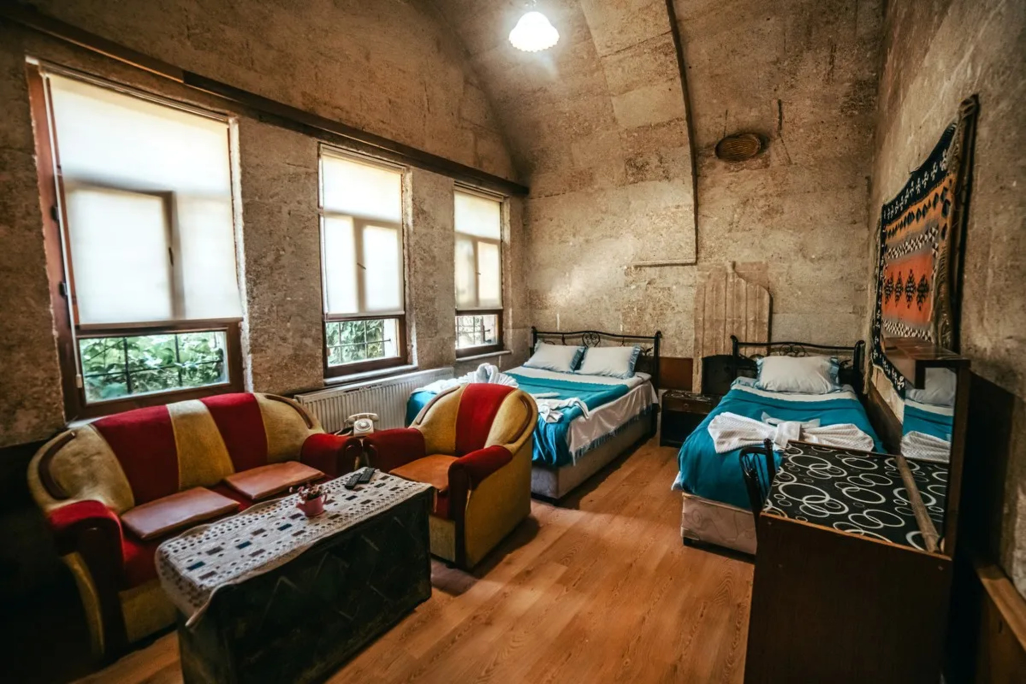Born Hotel Old House 20/29