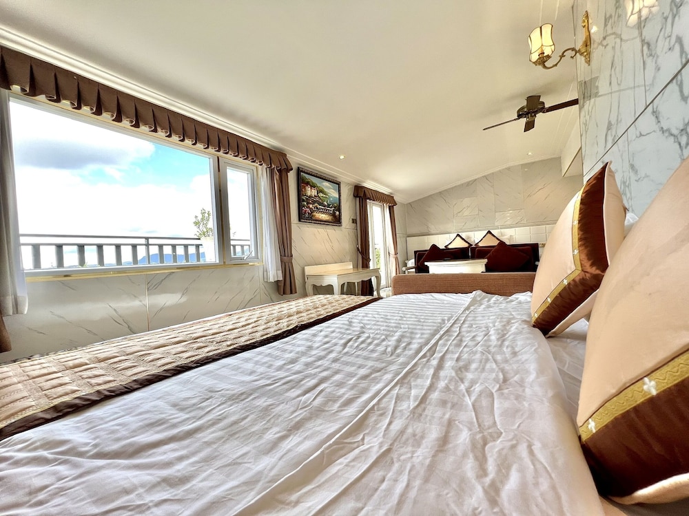 Tulip Hotel 3 23/81