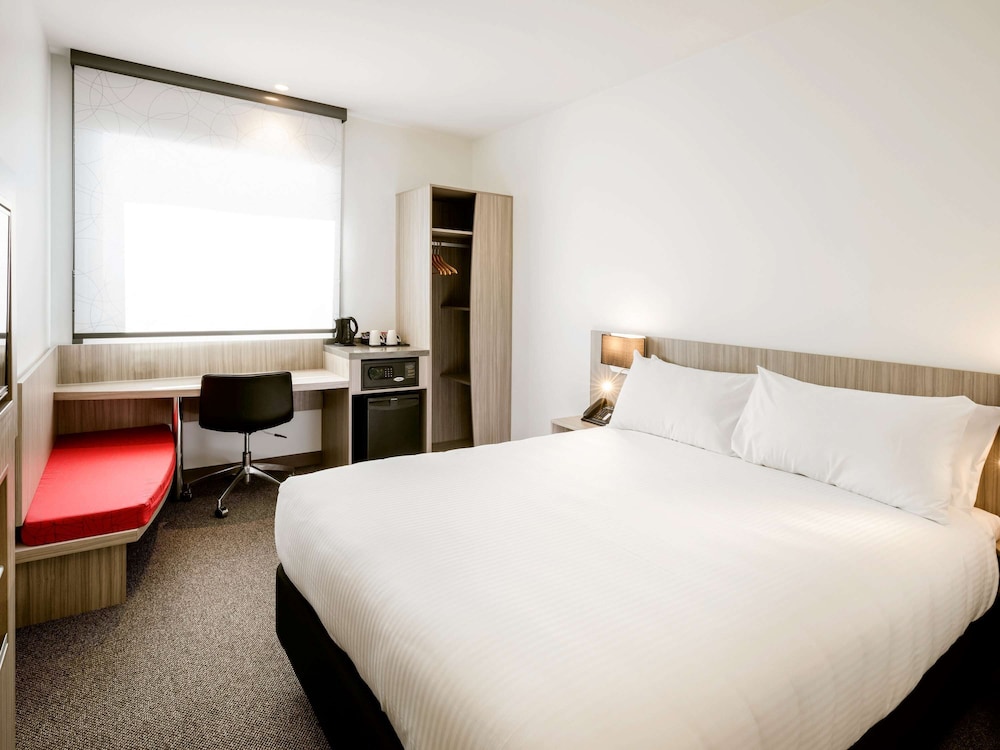 Ibis Mackay 24/67