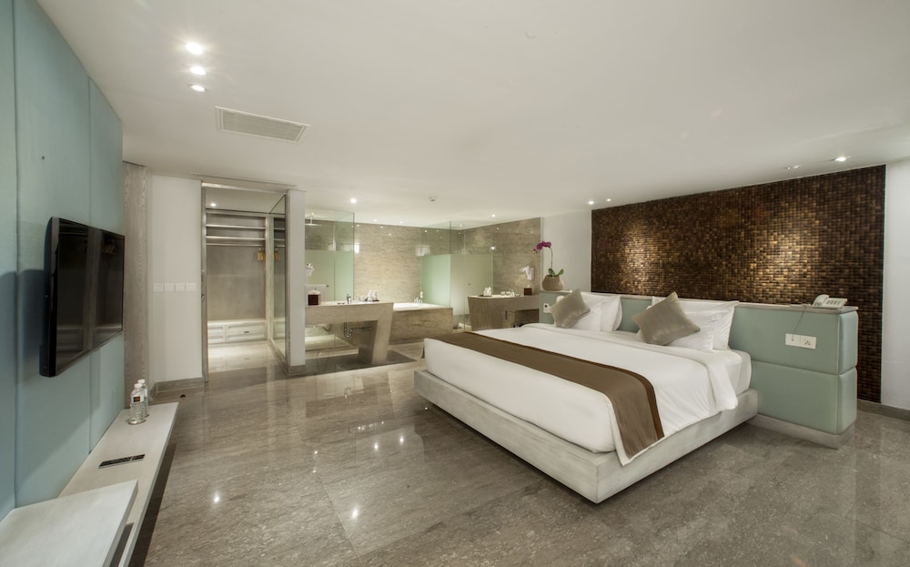 Daun Bali Seminyak 12/64