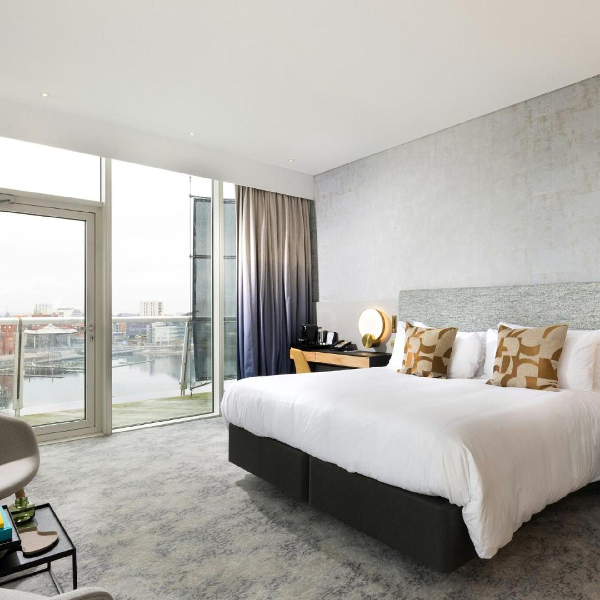 Super, Junior Suite, King Bed