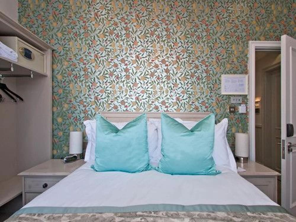 W12 ROOMS 58/58