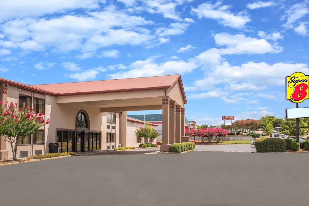 Super 8 By Wyndham Oxford 4/24