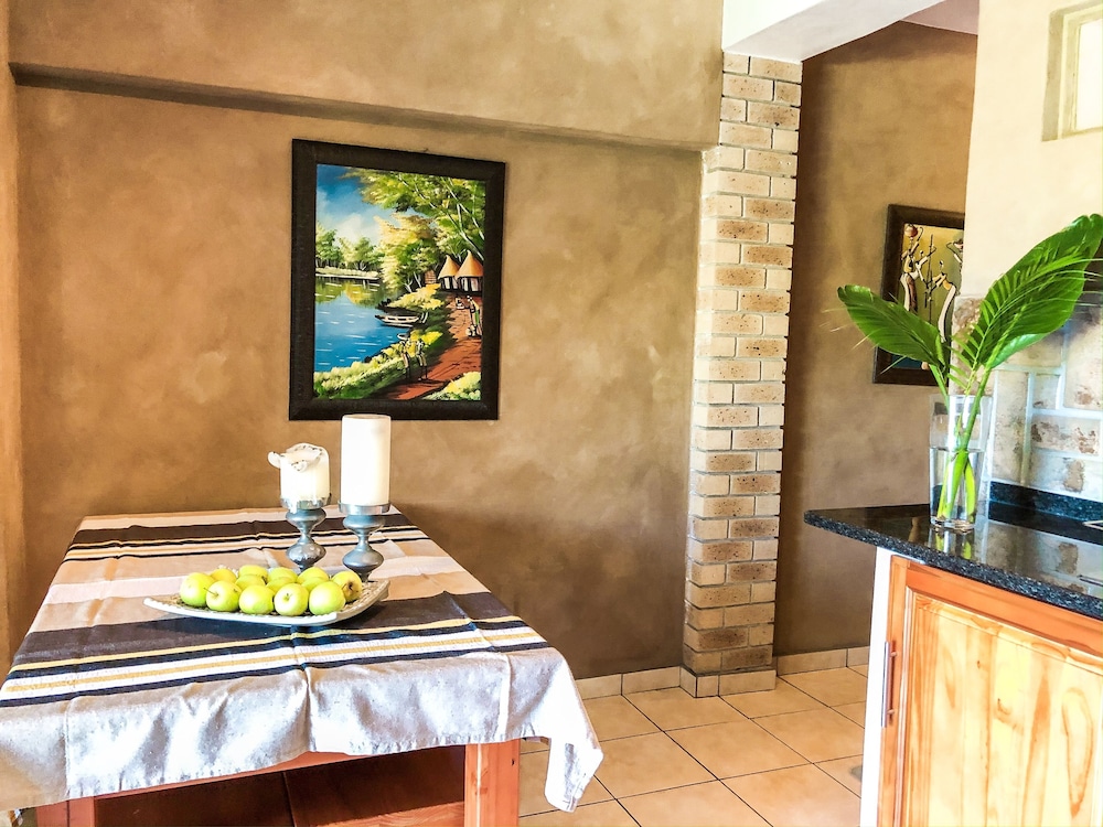 Ingwenya Lodge 25/50