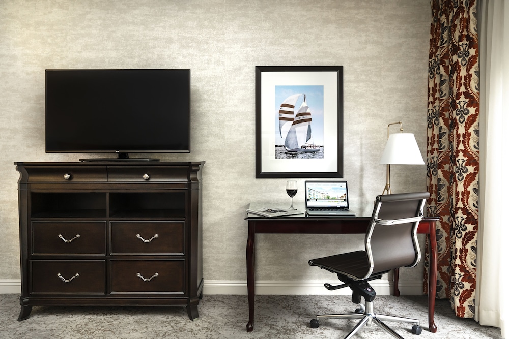 Ayres Hotel Suites Costa Mesa Newport Beach 37/50