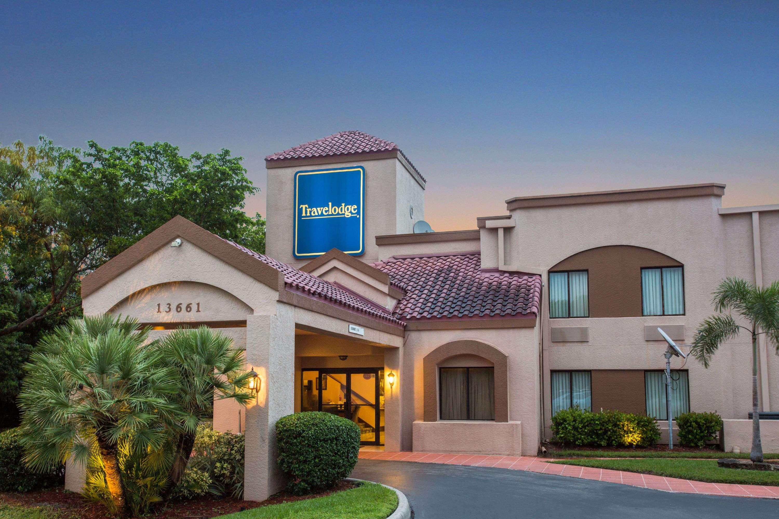 Travelodge By Wyndham Fort Myers Airport 1/23