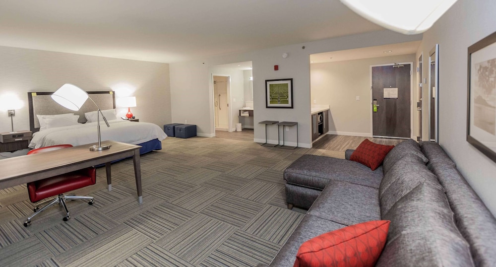 Hampton Inn Emersonlakepoint Ga 33/55
