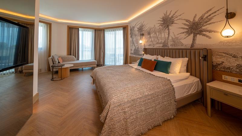 Single, Double Bed, Pool Access