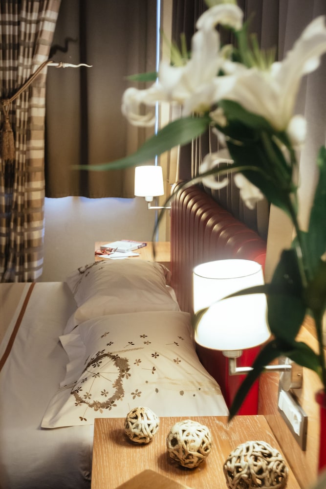 ALEXANDROS BOUTIQUE HOTEL 3/70