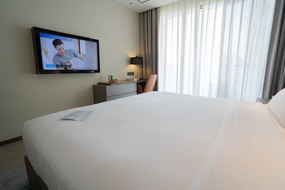 غرفة سوبيريور بسرير كينج، Oakwood Premier Phnom Penh 5/6