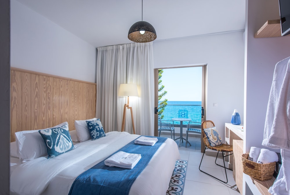 Serenity Blue Hotel 12/34