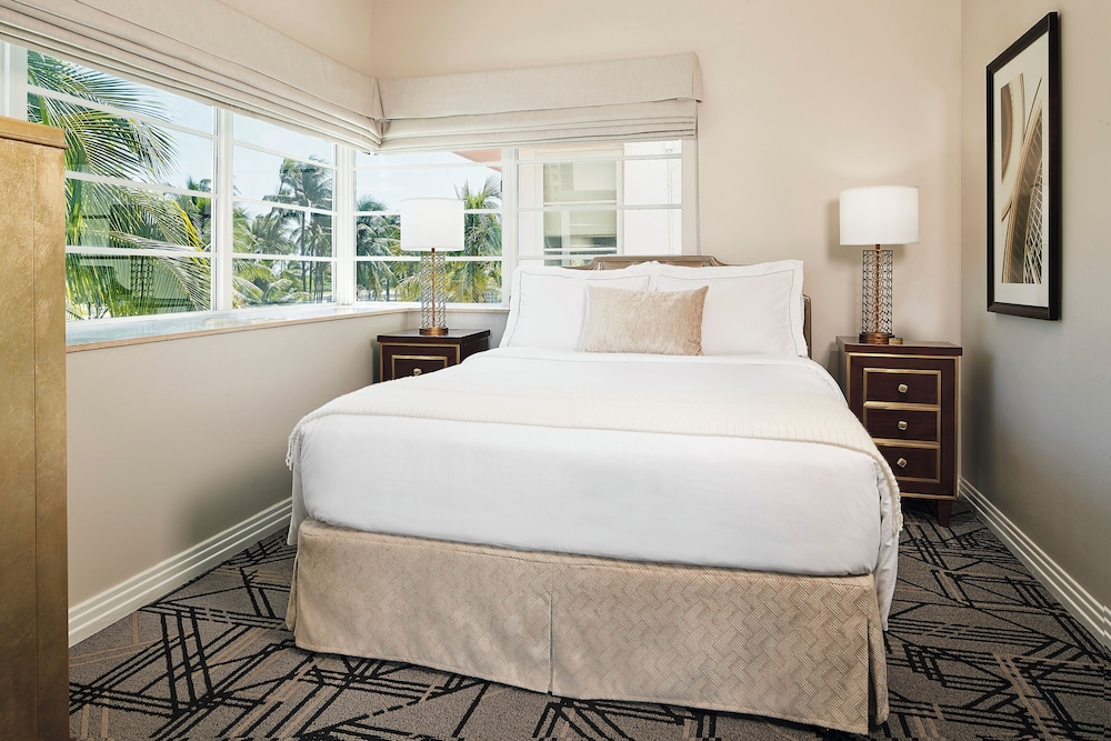 2 BEDROOMS, SUITE, KING AND QUEEN BED, SOFA
