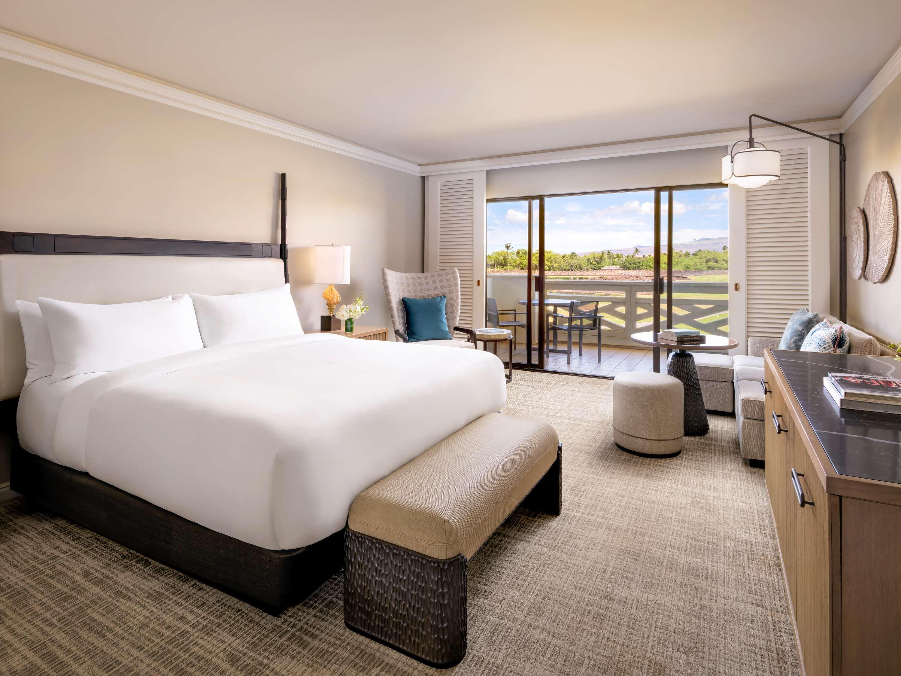 ROOM, KING BED, PARTIAL OCEAN VIEW, SIDE OCEAN VIEW