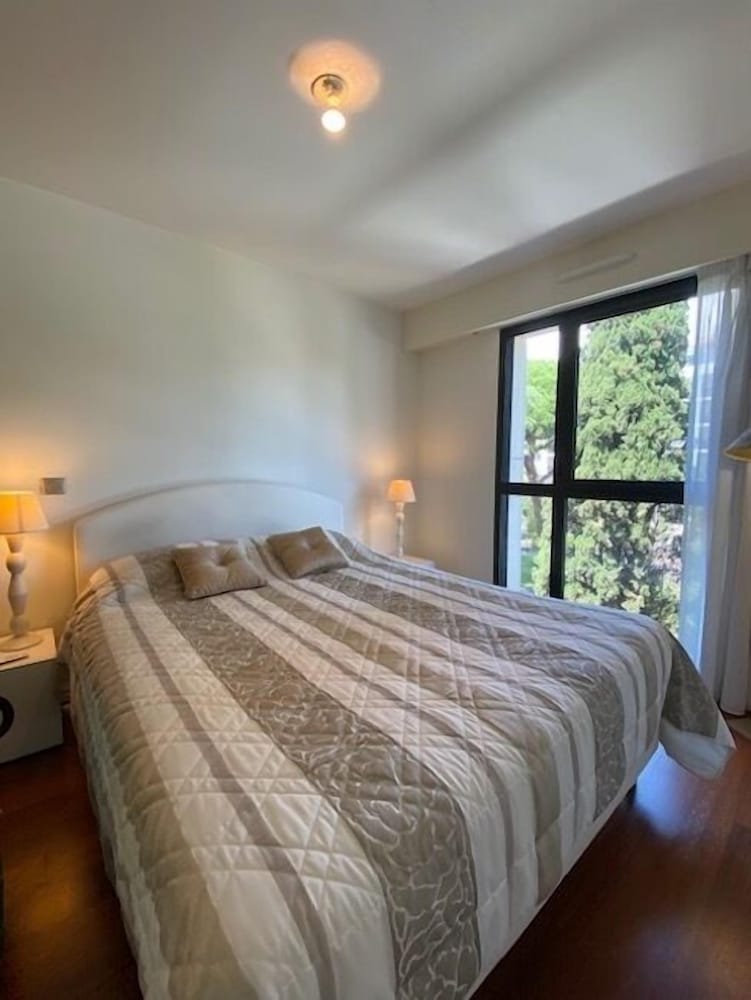 Carlton Riviera 13/50