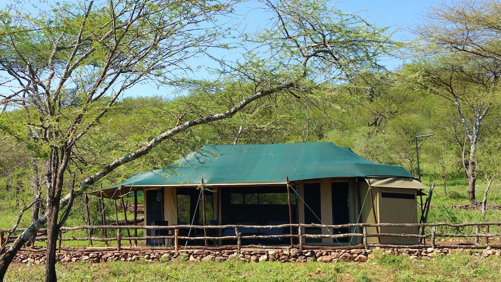 OLE SERAI LUXURY CAMP 37/39