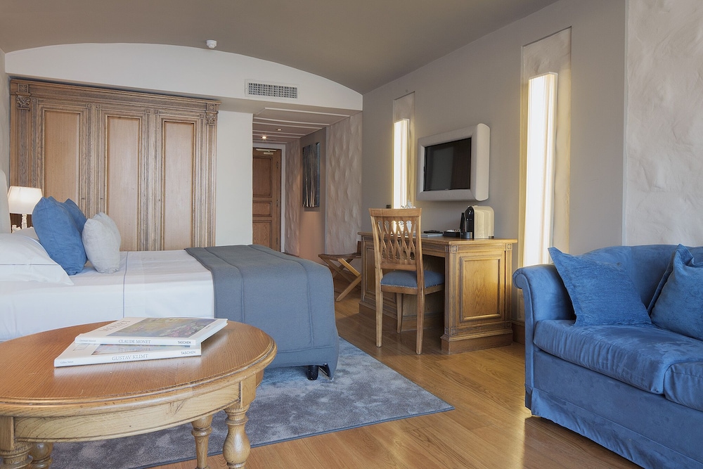 Mazzaro Sea Palace – VRetreats 37/64