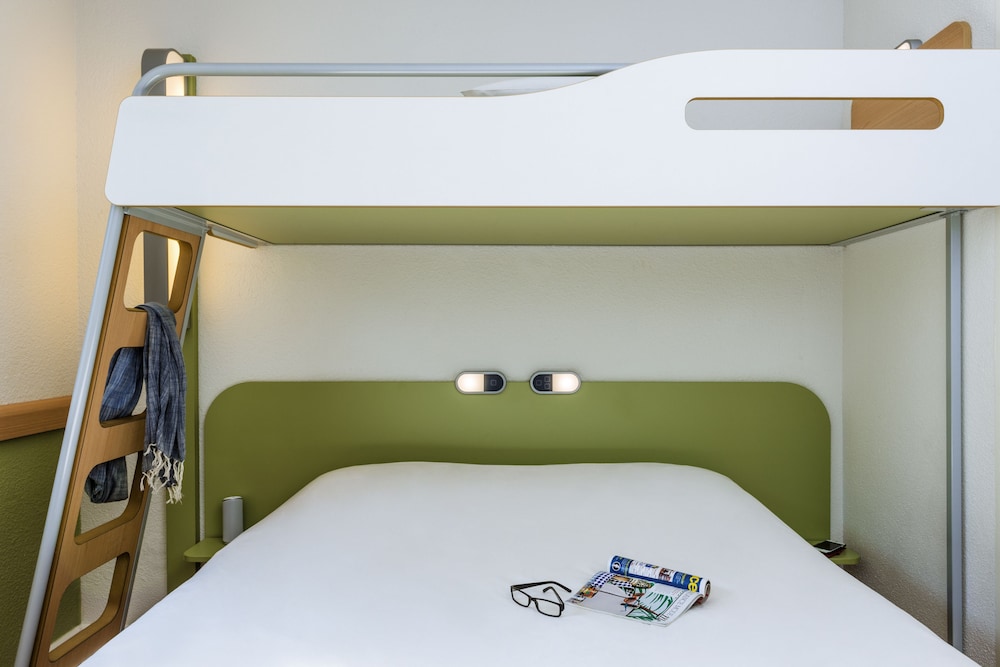 Ibis Budget Courbevoie Paris La Defense 1 28/72
