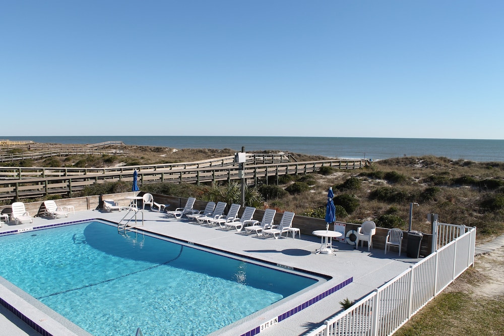 Beachside Motel 4/72
