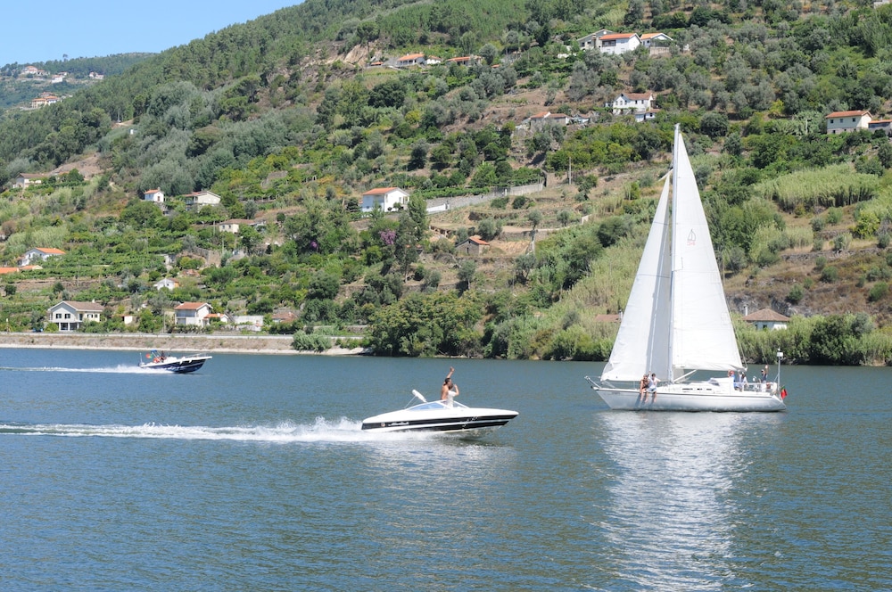 Douro Park Hotel 69/75