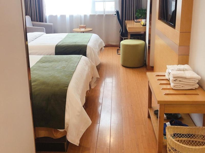 GreenTree Inn Xinyang Gushi County Liaocheng Avenue 11/18