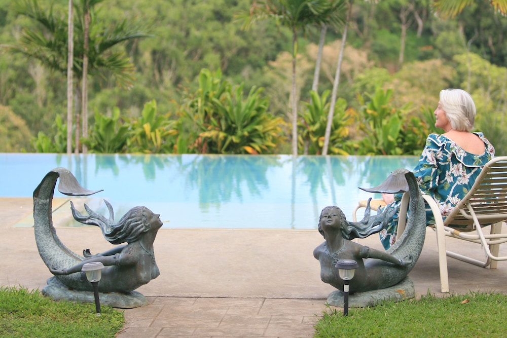 Hawaii Island Retreat 57/66