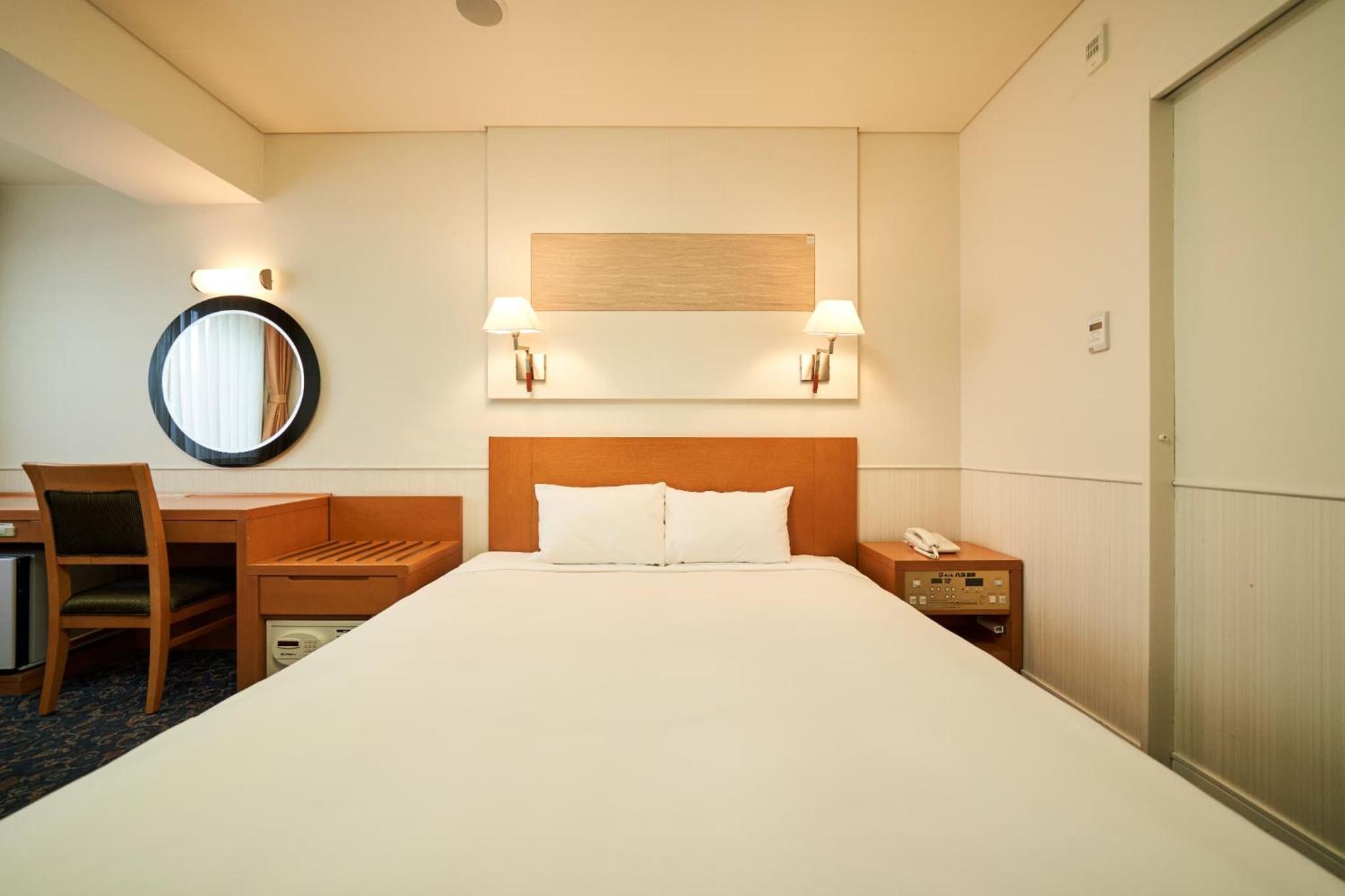 Superior, Double Bed, West Wing