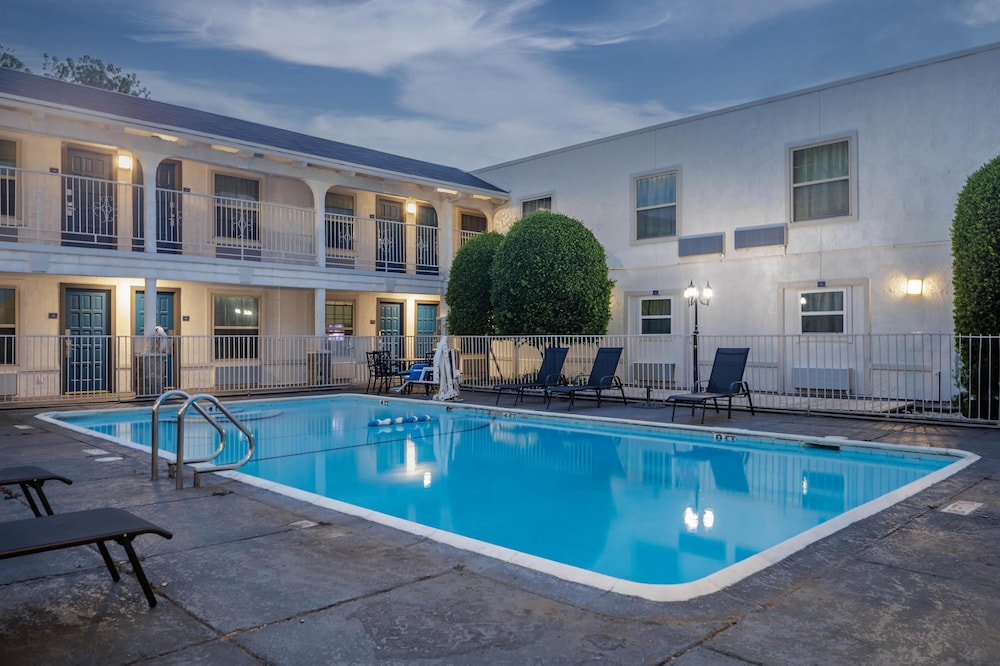 Studio6 Suites Dallas, TX - Downtown in DALLAS - TX