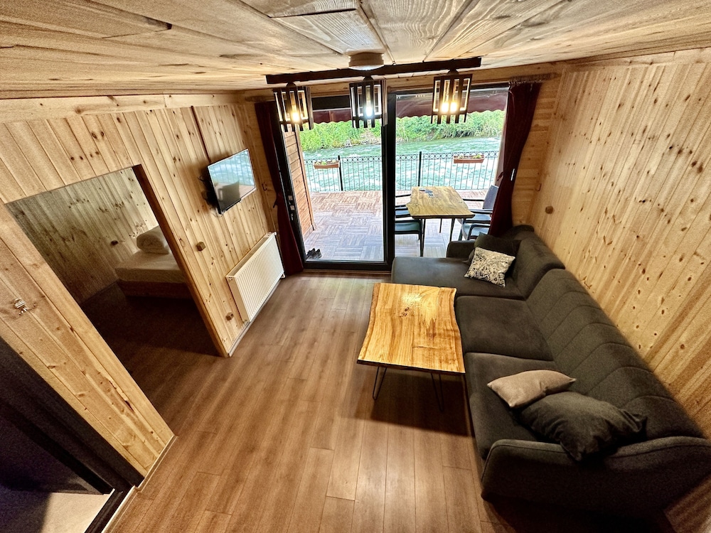 Tuva Villa's 24/50