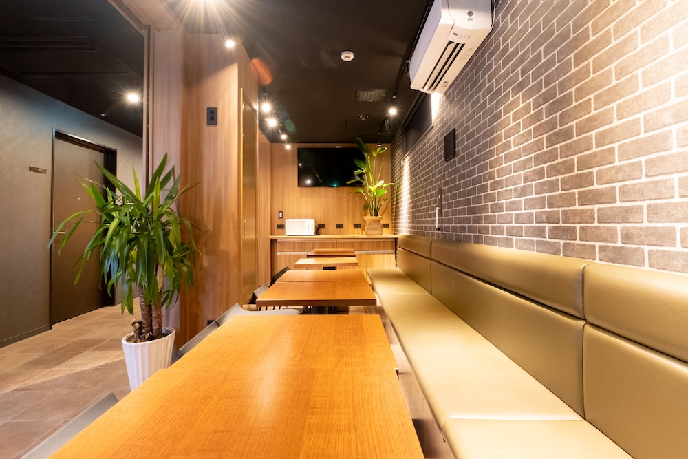 Nipponbashi Crystal Hotel 33/50