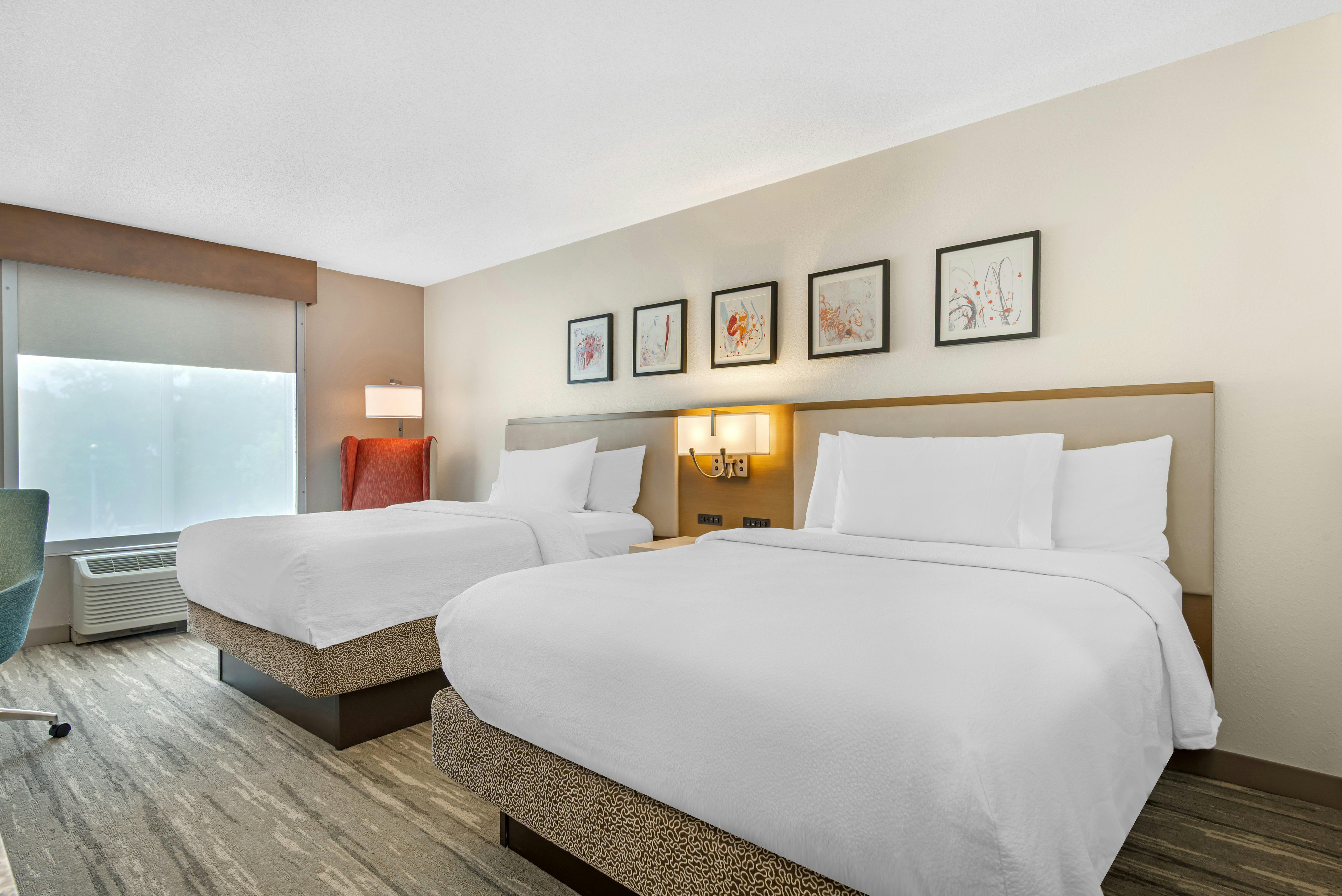 Room, 2 Queen Beds, Bathtub, Accessible