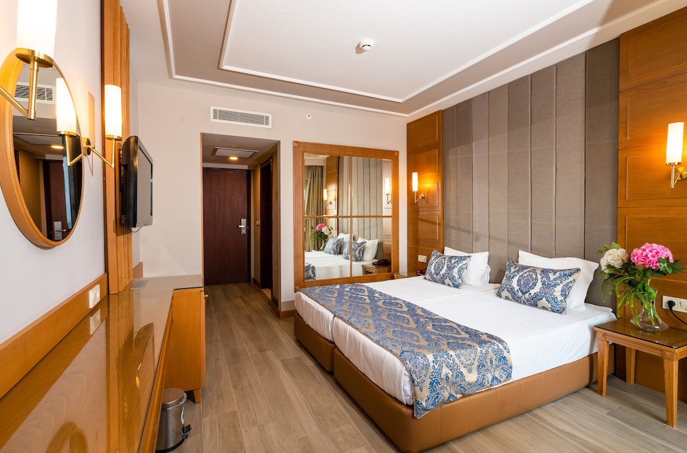 Royal Atlantis Beach 15/48