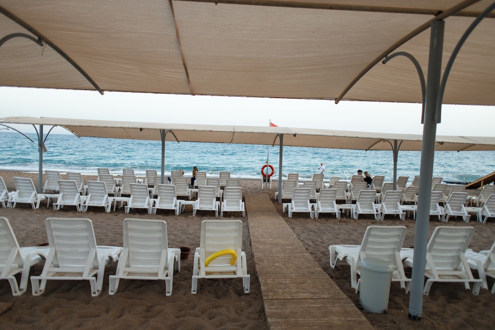 MAYA GOLF HOTEL 37/50