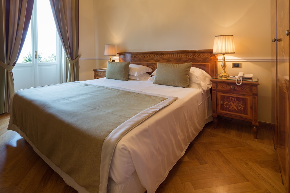Imperiale Palace Hotel 10/71