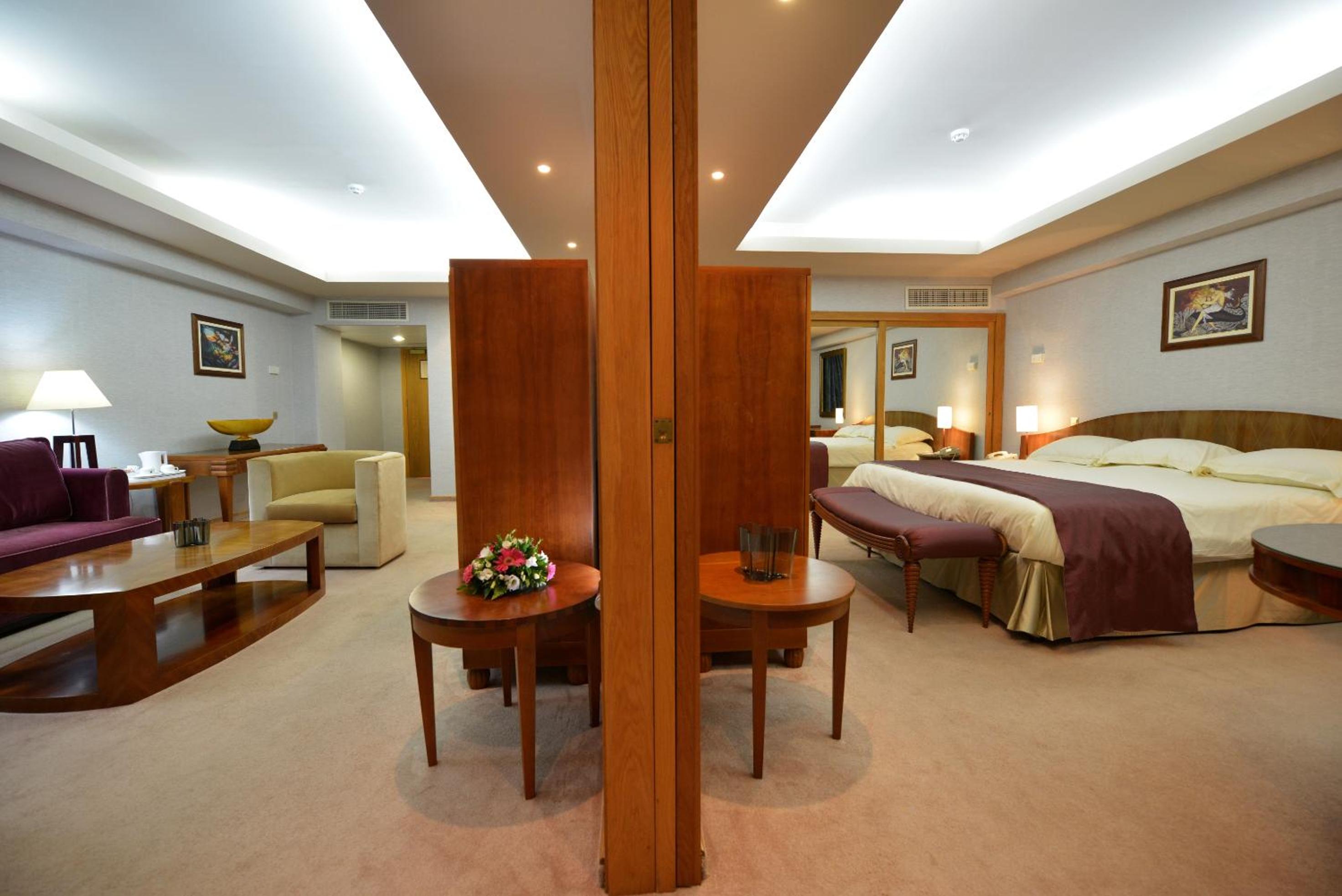 Adams Beach Hotel and SPA 40/75