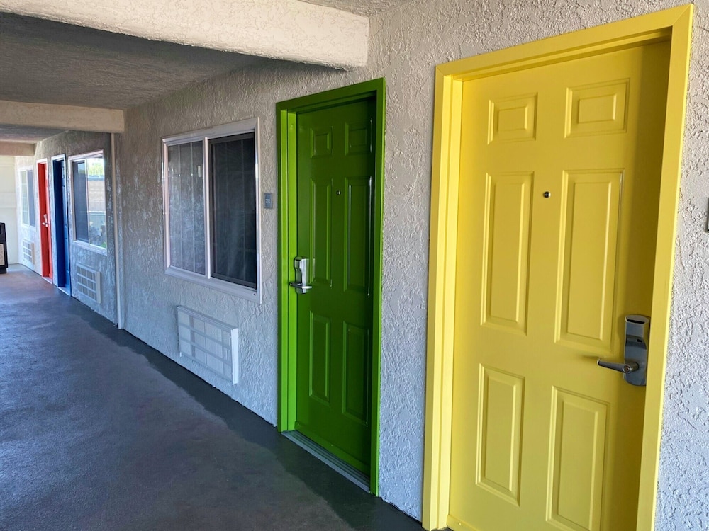 Bposhtels Anaheim 7/40