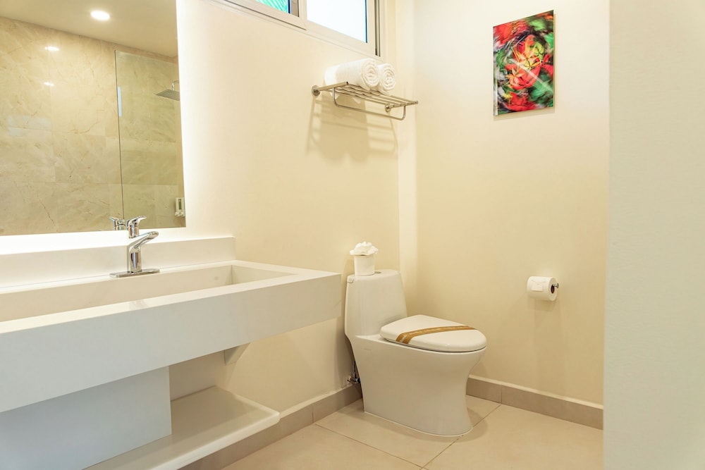 Tropicana, Premium, King Bed, Hot Tub, Tamarindo Diria Beach Resort 3/4