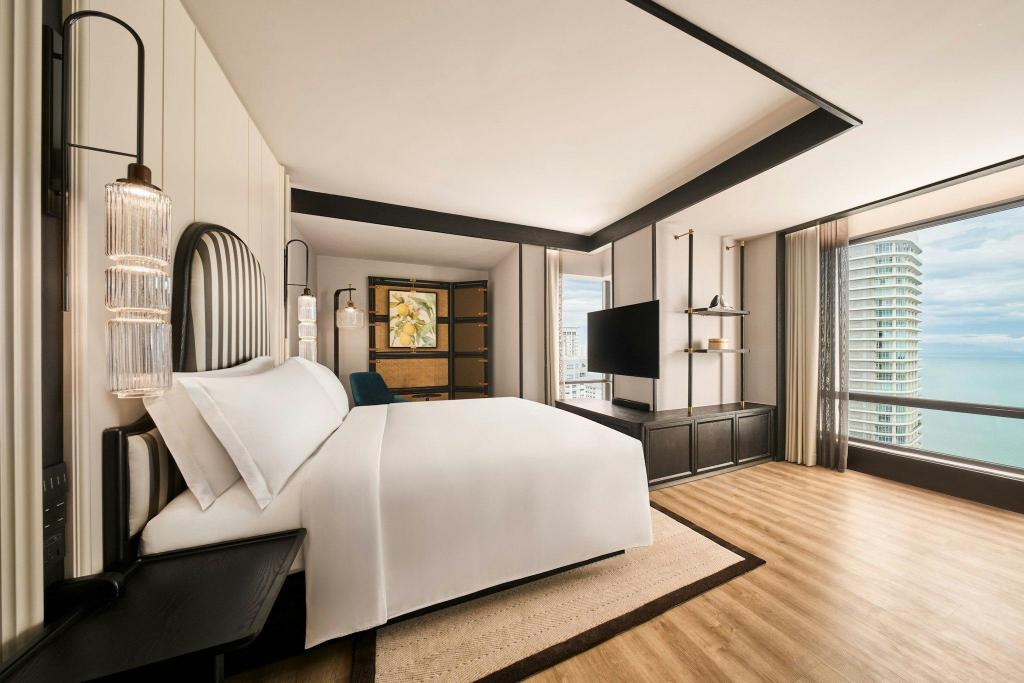 1 Bedroom, Straits Loft, Suite, King Bed, Sea View