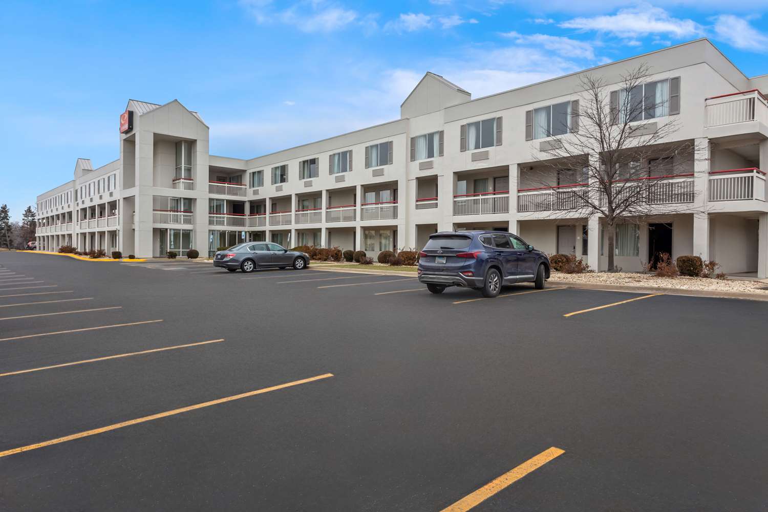 Econo Lodge Willowbrook 1/8
